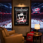 Frameworth - Cadre photoglass de Sebastian Aho 16x20 des Carolina Hurricanes champions Coupe Stanley 2026 - 18 po l x 22 po H-7