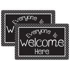 Ashley Productions - Smart Poly Tapis de bienvenue avec dos antidérapant - 15 -5" x 23 -5" - points noirs et blancs Tout le monde est le bienvenu ici - paquet de 2-Nos tapis de qualité supérieure sont conçus pour résister aux rigueurs de l'utilisation quotidienne en classe, ce qui les rend parfaits pour les zones à fort passage.