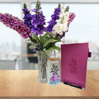 Wamaco - Coffret Collection Pineapple Mindful - Journal à couverture rigide gris, verre Be Happy avec couvercle et paille, stylo-Polyvalent - Le journal se glisse facilement dans un sac à main ou un sac de voyage pour que vous ne manquiez plus jamais une idée.