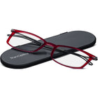 ThinOptics FrontPage collection, Brooklyn 2.5 Lecteur avec Milano Pod Noir - Rouge-18 mois de matériaux et d'ingénierie informatique ont réduit la masse et le volume non essentiels pour offrir le FrontPage breveté: les lunettes de lecture les plus légères possibles avec une gamme de dioptries 1,5-2,5x.