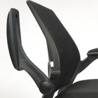 Sauder - Chaise de direction Gruga - Noir-Base en nylon noir arqué à cinq branches avec roulettes doubles pour une mobilité aisée