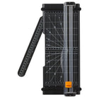 Massicot portatif Fiskars de 30 cm-La lame de ce massicot est revêtue de titane qui résiste à l'usure, aux rayures, à la corrosion et est trois fois plus dure que l'acier pour un tranchant durable.