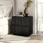 Hudson&Canal - Table de chevet rectangulaire cannelée Jaylen - 24 po l - Grain noir-La table de chevet est fabriquée en MDF de haute qualité et durable