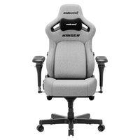 AndaSeat - Chaise de jeu Kaiser 4 XL Premium - Gris cendré-Une nouvelle ère de confort et de propreté: Le Kaiser 4 redéfinit les standards du secteur en alliant élégance et fonctionnalité. Conçu en collaboration avec Amway, il est revêtu d’un cuir polyuréthane haut de gamme, facile à entretenir : les liquides et les taches s’effacent en un simple geste. Ce matériau innovant ne se limite pas à offrir une esthétique moderne et épurée, il illustre aussi l’engagement d’AndaSeat à proposer des produits durables 