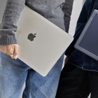 Incase - Edge Hardshell pour MacBook Pro 16 po - Transparent-Silhouette discrète, ajoutant un minimum d'encombrement à votre appareil