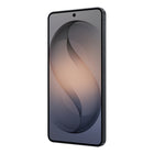 Samsung - Galaxy S26 - 512 Go - Noir - Bell et Virgin Plus-Laissez la nuit opérer sa magie pendant que vous vivez vos moments. Le mode Nuit s'adapte automatiquement pendant que vous filmez, pour des vidéos lumineuses, fluides et nettes—sans éclairage supplémentaire.
