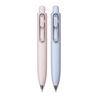 Uniball - Stylos à gel rétractables de poche Uni One P - 0.5 mm - Encre noire - Pêche & Soda - Paquet de 2-L'encre spécialement formulée reste en surface des fibres au lieu d'être absorbée par le papier.