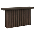 Hudson&Canal - Console rectangulaire cannelée Olie de 140 cm de large - Chêne brun-Un design moderne aux lignes classiques pour votre entrée, votre salon, votre bureau et bien plus encore