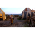 Kingdom Come: Deliverance pour Xbox Series X-Monde dynamique : vos actions influencent les réactions des gens qui vous entourent. combattez, volez, séduisez, menacez, persuadez ou soudoyez