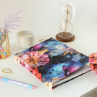 Blueline - Cahier de notes NotePro à couverture rigide Collection Fashion - 9-1/4 po x 7-1/4 po - Floraison de Minuit- Encre à base d'huile végétale, papier sans acide