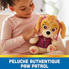 PAW Patrol - Peluche Skye pour l'heure du coucher-Tenue rÉversible : stella porte son uniforme de pilote emblématique et un joli chapeau. ouvrez la fermeture velcro et retournez la tenue pour mettre le chiot en pyjama à l'heure du coucher.