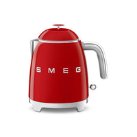 SMEG - Bouilloire électrique mini de 3 tasses au style rétro 50S - Rouge-Base pivotante à 360° permettant de placer la bouilloire dans n'importe quelle position