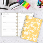 Mead - Agenda hebdomadaire/mensuel jaune minimaliste 2026 - 8-1/2 po H x 5 1/2 po l - jaune - bilingue-Un mois sur deux pages avec des blocs quotidiens non lignés, ainsi qu'une section pour les notes et les calendriers de référence des mois passés et futurs