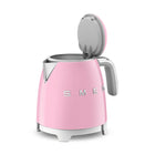 SMEG - Bouilloire électrique mini de 3 tasses au style rétro 50S - Rose-Compact et pratique, avec une capacité de 0,8 L, équivalent à 3 tasses, idéal pour tout espace.