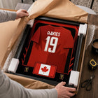 Frameworth - Coupe du Monde FIFA 2026 Officielle Canada Alphonso Davies Cadre Réplique de Maillot - 25,75 po x 33,75 po-6
