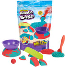 Kinetic Sand - Mold N Flow-Le seul et unique kinetic sand : Les grains de sable Kinetic Sand collent entre eux comme par magie, ce qui permet aux enfants de façonner et de modeler leurs créations sans faire de désordre. De plus, il ne sèche jamais, pour des heures de plaisir et de jeu sensoriel.