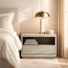 Manhattan Comfort - Table de nuit contemporaine Navis 32" à 1 tiroir - Chêne blanchi-Un grand tiroir et une étagère ouverte offrent un rangement pratique pour les essentiels de chevet