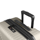 Bugatti - Valise d'enregistrement 30po à roulettes pivotantes de la collection Berlin - Crème-Conception extensible offrant jusqu’à 20 % d’espace de rangement supplémentaire