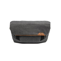 Peak Design - Pochette de terrain - Anthracite-Le Field Pouch vous permet de partir en excursion depuis votre base avec seulement l'essentiel