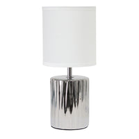 Simple Designs - Petite lampe de table nervurée - Chrome avec abat-jour blanc-Cette lampe est assortie d'un abat-jour blanc et d'une texture verticale ondulée qui en font une pièce de choix pour votre espace moderne