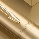 Parker − Stylo à bille Jotter XL − or mat monochrome − pointe moyenne − encre bleue-Technologie d’encre Quinkflow pour une performance d’écriture plus lisse, plus soignée et plus fluide