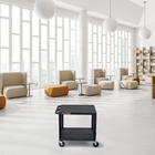 Luxor - Chariot utilitaire polyvalent à deux plateaux plats de 26" H Luxor TUFFY - 24" L x 18" P - noir-La conception est légère mais résiliente, ce qui la rend adaptée à de multiples environnements, notamment les bureaux, les écoles et les ateliers
