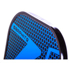 Onix - Raquette de pickleball Graphite Z5 - Bleu-FORME DU POIGNÉE DE TENNIS - Imite la forme du manche d'une raquette de tennis, ce qui la rend confortable, tout en offrant une excellente rotation et un excellent contrôle pendant le jeu pour garantir que votre jeu soit à son meilleur. Chaque raquette de pickleball Z5 est protégée par une protection de bord. Cela permet aux joueurs de plonger pour tirer sans souci.