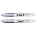 Sharpie - Marqueurs indélébiles métalliques − Pointe fine − Argentés − Paquet de 2-Comprend toutes les caractéristiques attendues d'un Sharpie, y compris l'encre indélébile à séchage rapide et la capacité à écrire sur presque n'importe quelle surface