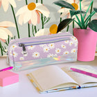 Fashion Stationery - Étui à crayons à panneaux iridescents Daisy - 8,26 po L x 2,75 po l x 3,54 po H - Lilas & Iridescents-Matériau du corps : PU