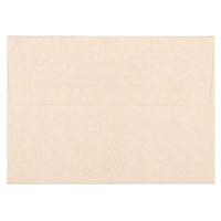  JAM Paper Enveloppes d'invitation parchemin A6 - 4,75 x 6,5 po - Naturel recyclé - paquet de 50-Couleur : naturel/bronze, Les enveloppes présentent une finition parchemin marbré pour une touche élégante