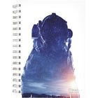 Mead - Agenda scolaire hebdomadaire/mensuel astronaute 2024-2025 - 5 1/2 po x 8 1/2 po - bleu/blanc - bilingue-Couverture rigide durable présentant la silhouette d'un astronaute. 