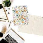 Graphique - 2024-2025 Académique Floral Tropical Mensuel Planificateur de Bureau - 20.32 x 25.4 cm-Couverture en papier double réflexion et élastique