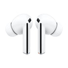 Samsung - Oreillettes Galaxy Buds3 Pro – Blanc-Conception ergonomique pour un son suprême. Découvrez notre tout nouveau design, conçu pour un son optimal. Les Galaxy Buds3 Pro réinventées sont dotées d’une petite tête inclinée pour un ajustement confortable et une expérience audio fluide. Les Blade Lights accentuées vous permettent de vous exprimer. Le design de la tranche est mis en valeur par un boîtier élégant avec une coque transparente et une forme délicatement incurvée, équipé d’un port USB-C et de ca