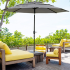 Outsunny - Parasol de marché à 3 niveaux avec manivelle et inclinaison par bouton-poussoir - 9 pi - gris clair-Ajustez rapidement l'angle du parasol grâce à un simple bouton-poussoir