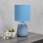 Simple Designs - Petite lampe de table ronde - bleu ciel avec abat-jour assorti-Exigence en matière d'ampoule vendue séparément : Cette lampe exige une ampoule à culot candélabre type B10 E12 de 40 watts (non incluse)