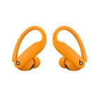 Beats - Écouteurs Powerbeats Pro 2 - Orange électrisant-Alimentés par la puce H2 d'Apple pour une efficacité extraordinaire, les Powerbeats Pro 2 offrent jusqu’à 45 heures d’autonomie avec l’étui de recharge. L’étui de recharge est 33 % plus petit que le modèle précédent. C’est notre tout premier étui équipé de la fonction de chargement sans fil Qi.