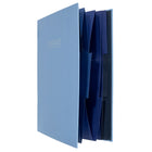 Gry Mattr - Chemise extensible - 12,5 x 9,6 po - Bleu-La fermeture élastique de 25 mm garde le contenu bien en place durant vos déplacements
