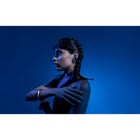 Bose - Écouteurs Ultra Open - Bleu lunaire-APPUYEZ, ÉCOUTEZ, PROFITEZ : Les boutons de commande simples de ces écouteurs avec microphone permettent de passer facilement du mode stéréo au mode immersif, pour un contrôle instantané. D'une simple pression, contrôlez votre musique et répondez aux appels sans effort