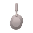 Sony - WH1000XM5 Wireless Noise Cancelling Headphones - Rose-Réducteur de bruit à la pointe de l’industrie - Du bruit de l’avion aux voix des gens, notre casque d’écoute sans fil WH-1000XM5 tient à l’écart les sons de haute et de moyenne fréquence plus que jamais. De plus, avec l’optimiseur Auto NC, la réduction du bruit est automatiquement optimisée en fonction des conditions d’usure et d’environnement.