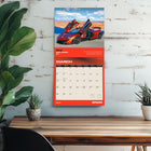 Plato - 2026 Les Bolides Calendrier mural Suspendu Mensuel - 30,5 cm l x 61 cm H - Anglais-Caractéristiques - 16 mois (mise en page sur deux pages de septembre à décembre 2025 et de janvier à décembre 2026) , 30,5 cm x 30,5 cm (fermé) , 30,5 cm x 60,9 cm (ouvert) , 28 pages
