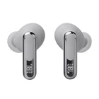 JBL - Live Beam 3 Écouteurs intra sur tige sans fil avec réduction de bruit - Argent-Profitez de 12 heures d’autonomie et de 36 heures supplémentaires dans l’étui de recharge.* Vous avez besoin de recharger vos écouteurs plus rapidement ? Branchez-les 10 minutes avec un câble de charge USB-C pour obtenir quatre heures d’autonomie supplémentaires. Vous pouvez également les recharger sans fil. (*avec RBA désactivée)