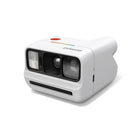 Polaroid - Appareil photo instantané Go 3e génération - blanc-Des selfies plus nets et plus zoomés. Objectif amélioré = selfies plus grands et plus nets. Prenez jusqu'à 3 amis à bout de bras : tout le monde apparaît plus net, plus près et parfaitement cadré (fini les incertitudes !)