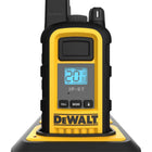 Dewalt - Radios Heavy Duty 24 DXFRS800 avec chargeurs 4X 6 ports-Utilisation continue de 18 heures (90 % en veille / 5 % en conversation / 5 % en écoute)