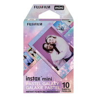 Fujifilm - Films instantanés Galaxie pastel Fujifilm instax mini -Chaque feuille présente un motif à thème galactique et un fini légèrement brillant et scintillant en bordure, créant un effet des plus magiques