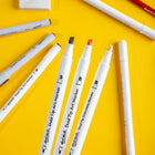 Mont Marte - Ensemble de 12 marqueurs de portrait de qualité supérieure - Double pointe - Assortis-Outils de dessin supplémentaires: comprend un marqueur graphique à pointe pinceau, un feutre fin graphique, un crayon HB, un crayon 2B et une gomme pour les tracés et les effets mixtes