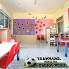 Ashley Productions - The Original Fun Mat - Mat Runner - 15 -5" x 47" - Travail d'équipe de soccer-Facile à nettoyer : La surface absorbante et douce permet de nettoyer rapidement les déversements et les désordres.