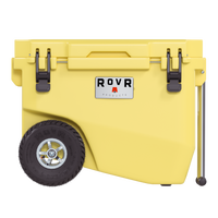 RovR - RollR 60 Glacière rigide à roulettes pintes avec poignée de remorquage - Côté ensoleillé-Les pneus gonflables tout-terrain RollR 9'' glissent sans effort sur le sable, la terre et l’herbe durs