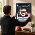 Frameworth - Cadre photoglass de Frederik Andersen 16x20 des Carolina Hurricanes champions Coupe Stanley - 18 po l x 22 po H-Dimensions finales de 18 po x 22 po : présentoir encadré vertical idéal pour le salon, le bureau, la salle des partisans et la salle de sport