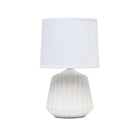 Simple Designs - Petite lampe de table à base plissée - Blanc cassé-Base en céramique blanc cassé