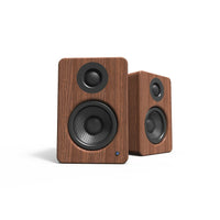 Kanto YU2 Haut-parleurs pour ordinateur de bureau avec DAC USB intégré - Noyer-En plus d'une entrée AUX de 3,5 mm, la carte son intégrée de YU2 vous permet de diffuser un son de haute qualité directement à partir du port USB de votre ordinateur.
